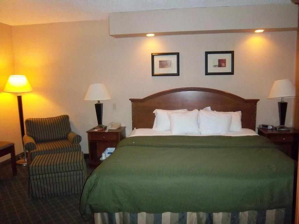 Howard Johnson แกรนด์ฟอร์กส์ ห้อง รูปภาพ