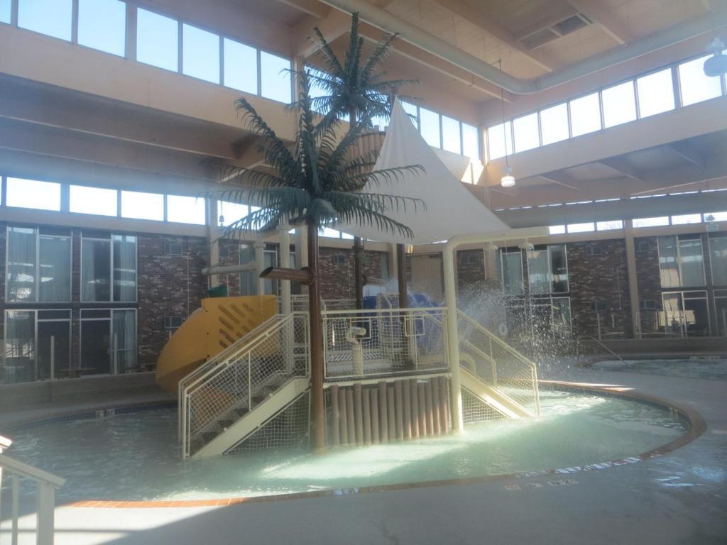 Howard Johnson แกรนด์ฟอร์กส์ ภายนอก รูปภาพ